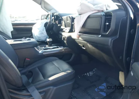 2022 Chevrolet Silverado 1500 4Wd Short Bed Rst z USA, uszkodzony, nr VIN 1GCUDEEDXNZ568970